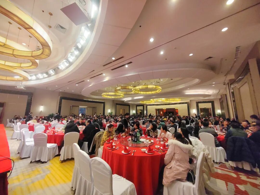 董事长说了什么,复盛年会的气氛瞬间再度高涨 配图2