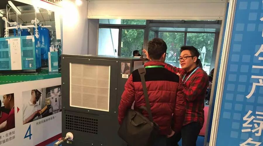 节博会上CCTV栏目组采访复盛 智能即时服务系统助力行业发展 配图2